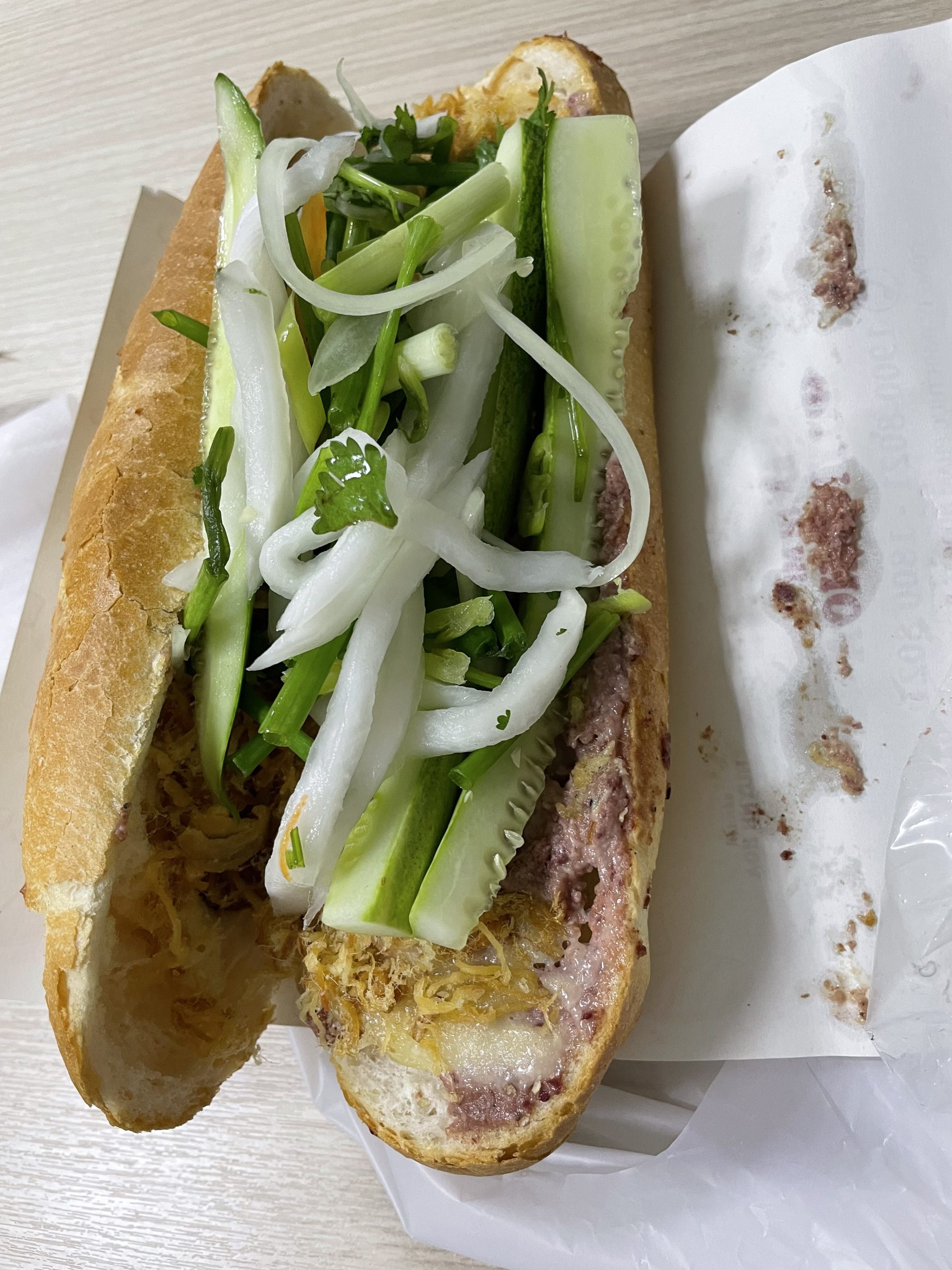 Bánh mì Huỳnh Hoa(バインミーフインホア）野菜がたっぷり